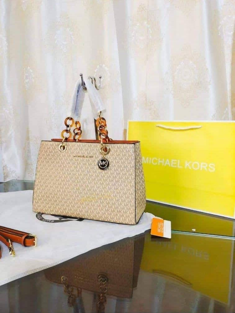 MK
90 dhs🇦🇪
Zain137
♥️♥️♥️