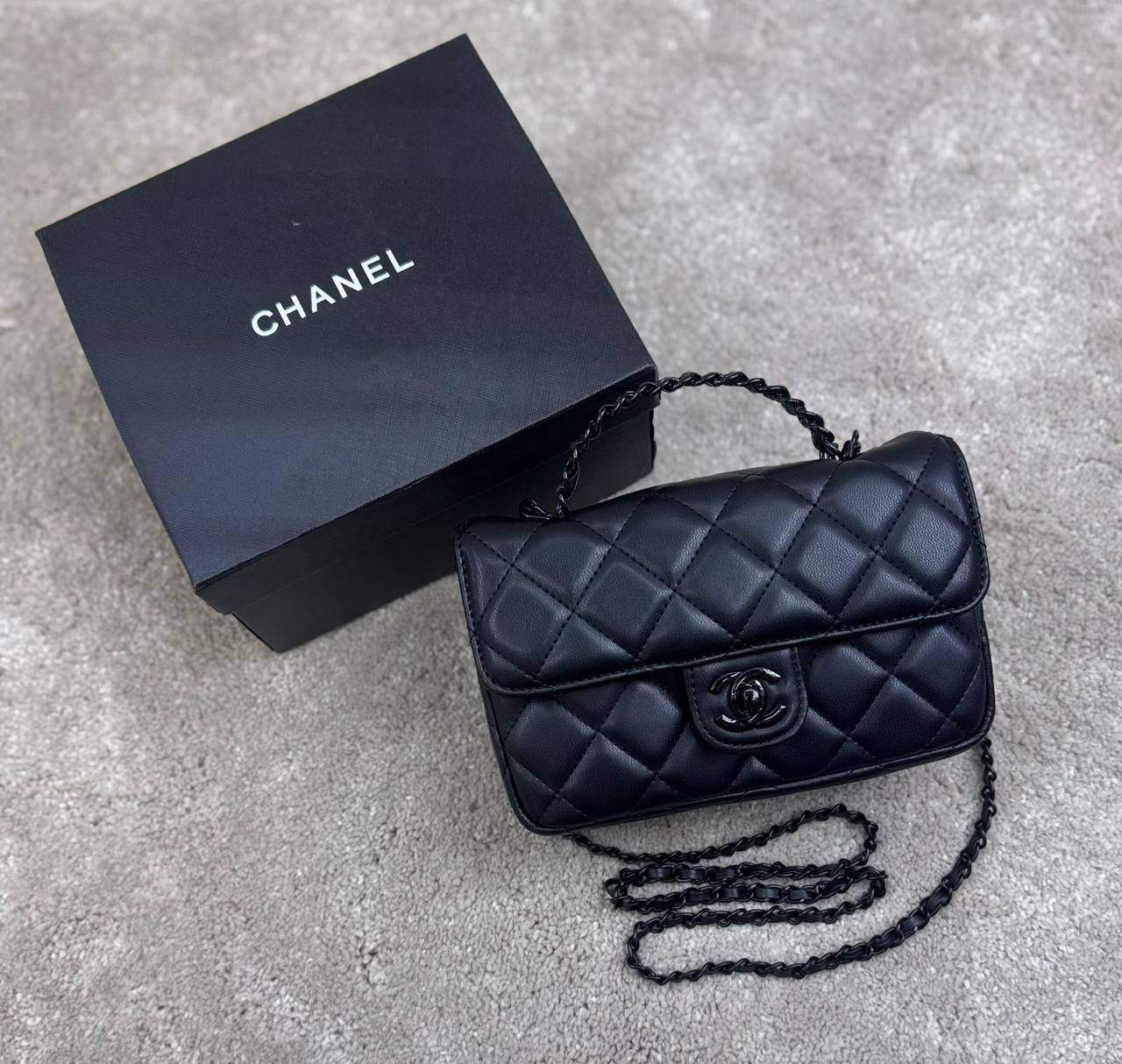 CHANEL 
GOOD QUALITY 
90 dhs🇦🇪
WITH BOX 
🎁🎁🎁
Zain28
♥️♥️♥️