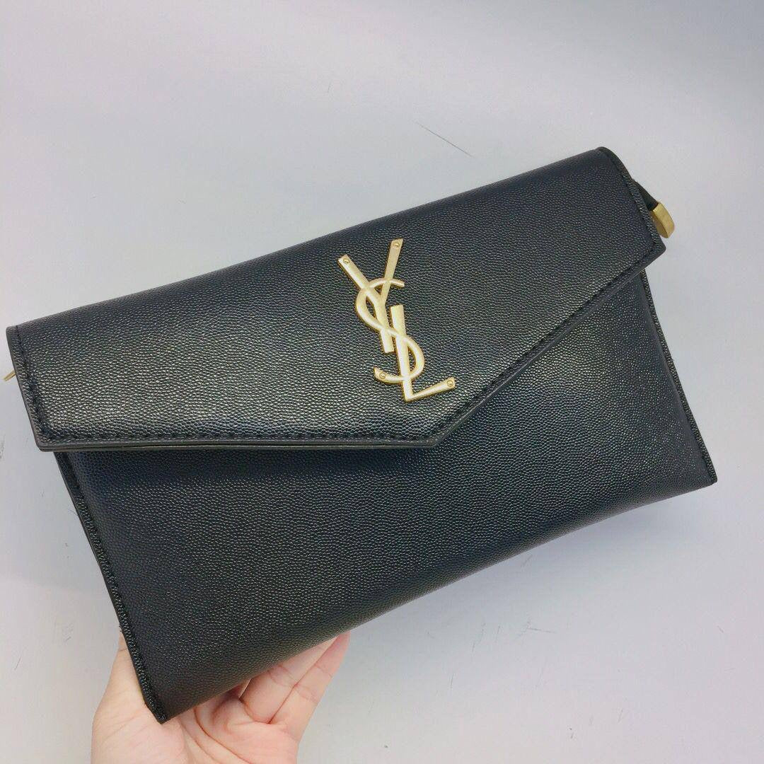 🎉 Offer 🎊  Ysl  clutch
Size : 29 *16 cm
50 dhs🇦🇪
Zain115
♥️♥️♥️