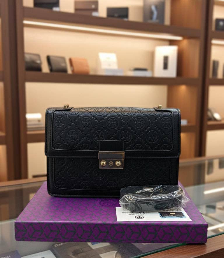 Tory Burch
Good quality 
with box 
🎁🎁🎁
100 dhs🇦🇪
Zain259
♥️♥️♥️