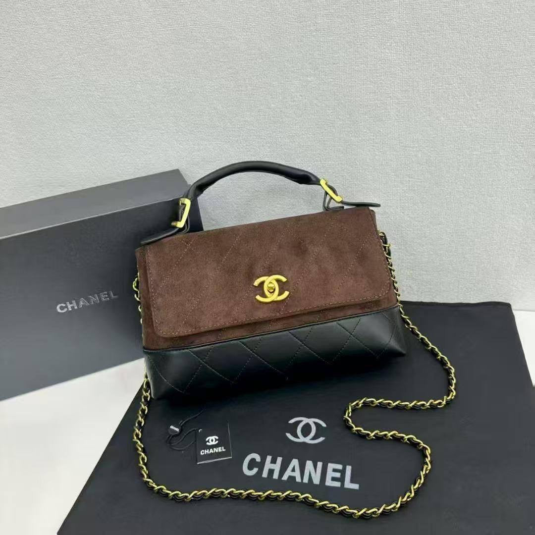 CHANEL 
NEW CAME GOOD QUALITY 
WITH BOX
🎁🎁🎁
110 dhs🇦🇪
Zain39
♥️♥️♥️