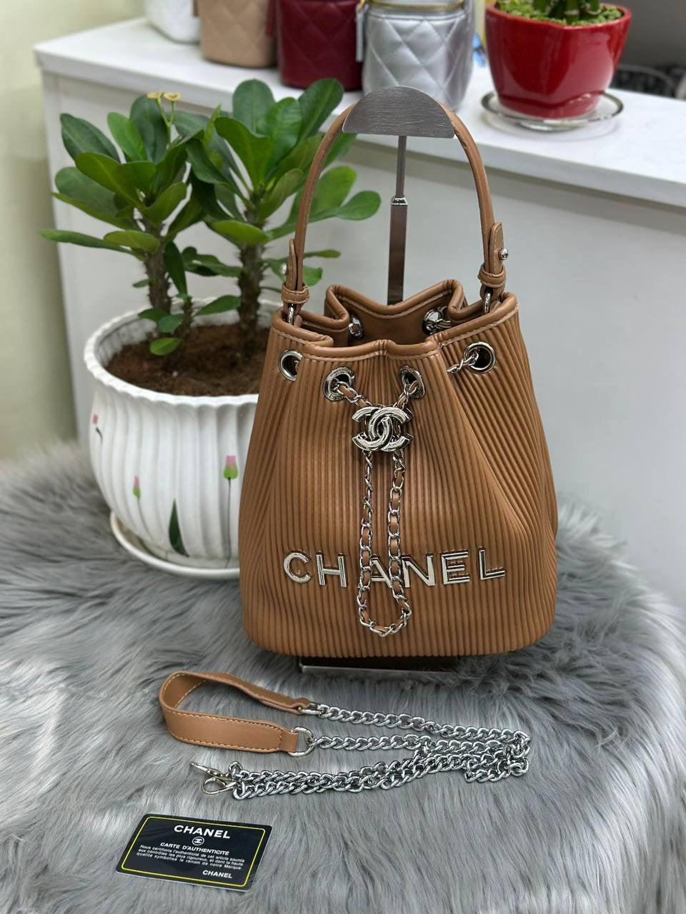 CHANEL  
SIZE  ……… 23 CM 
95 dhs🇦🇪
Zain51
♥️♥️♥️