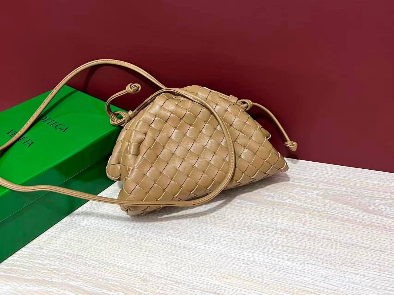 Bottega
105 dhs🇦🇪   
with box
🎁🎁🎁
Zain217
♥️♥️♥️