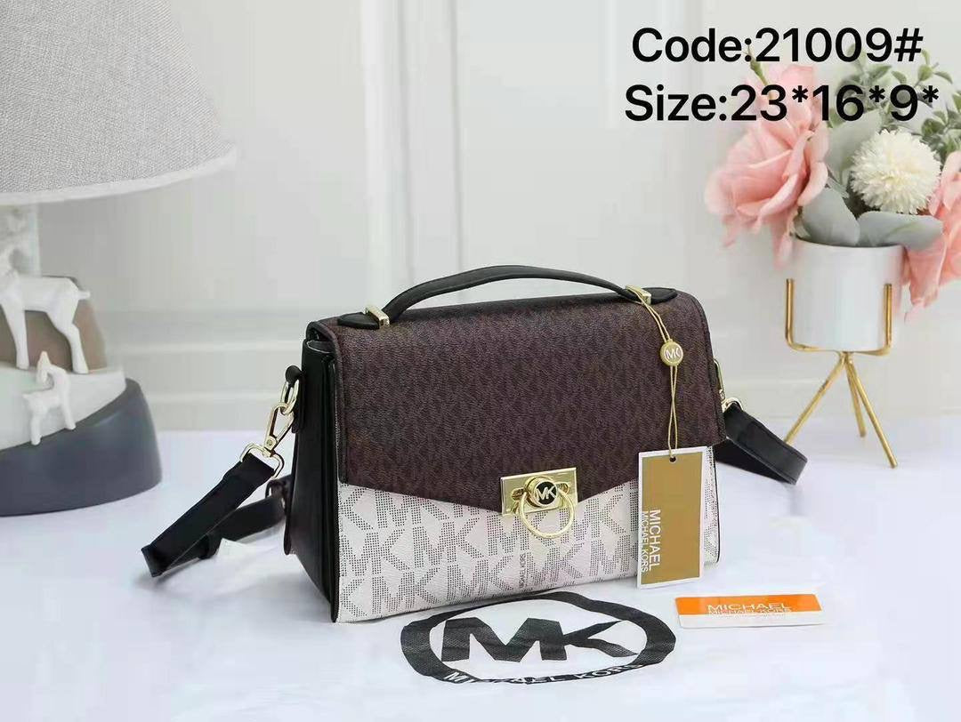 MK
95 dhs🇦🇪
Good quality 
with box
🎁🎁🎁
Zain35
♥️♥️♥️