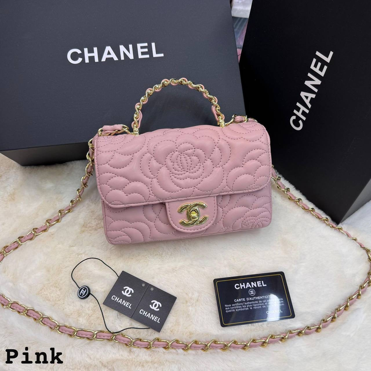 Chanel ᴛᴏᴘ ʜᴀɴᴅʟᴇ/ chain
ᴇᴍʙʀᴏɪᴅᴇᴅ ғᴏʟʟᴏᴡᴇʀ 
ɢᴏʟᴅ ʜᴀʀᴅᴡᴀʀᴇ 
ᴡɪᴛʜʙᴏx
🎁🎁🎁
ᴄᴀᴠɪᴀʀ 
sɪᴢᴇ:20ᴄᴍ
105 dhs🇦🇪
Zain56
♥️♥️♥️