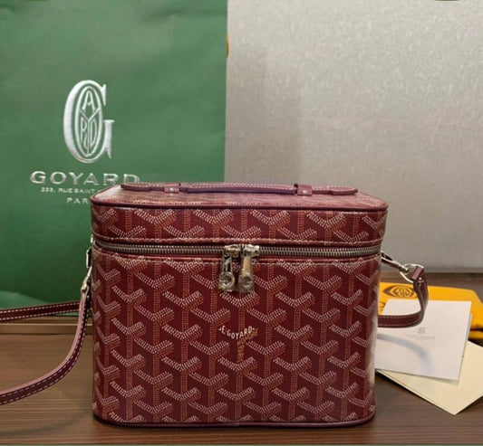 GOYARD 
Master 
20.5CM 
250 dhs🇦🇪
Zain131
♥️♥️♥️