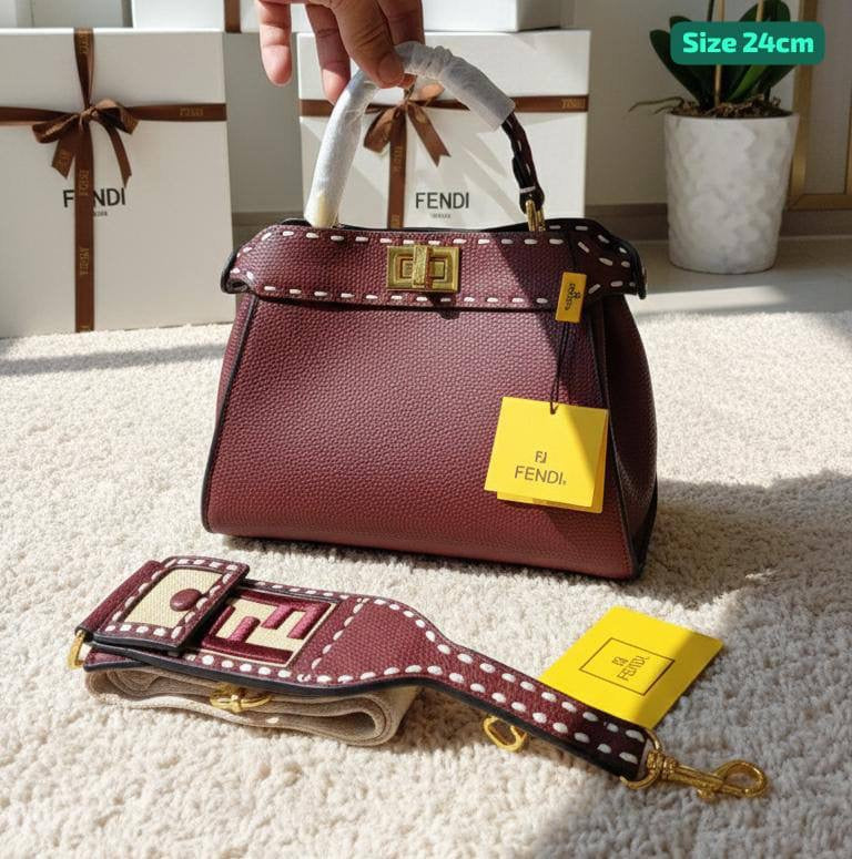 FENDI
Good quality 
with box 
🎁🎁🎁
120 dhs🇦🇪
Zain186
♥️♥️♥️