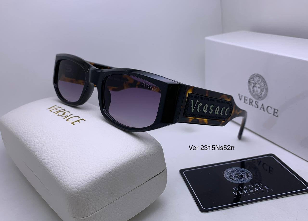Versace
65 dhs🪙
Zain126
♥️♥️♥️