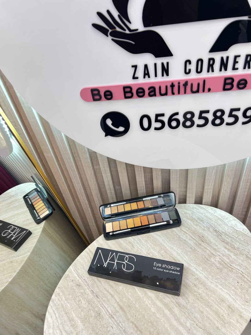 Makeup pallete 
30 dhs uae
Zain49
♥️♥️♥️