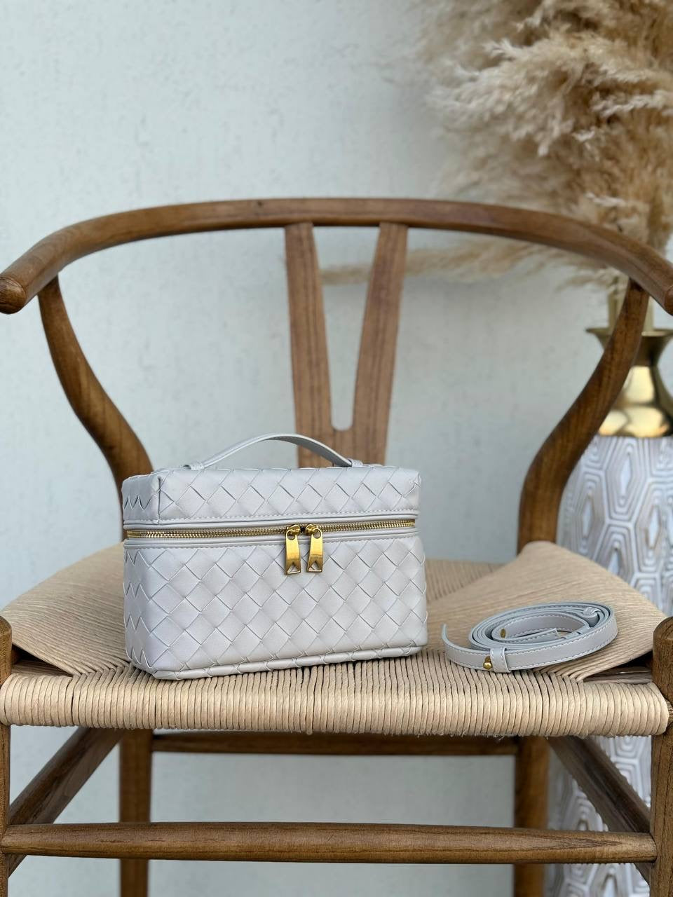 New Collection✨✨✨
BOTTEGA VENETA
20cm
330 dhs🇦🇪
Top quality 
With box🎁
Zain167
♥️♥️♥️