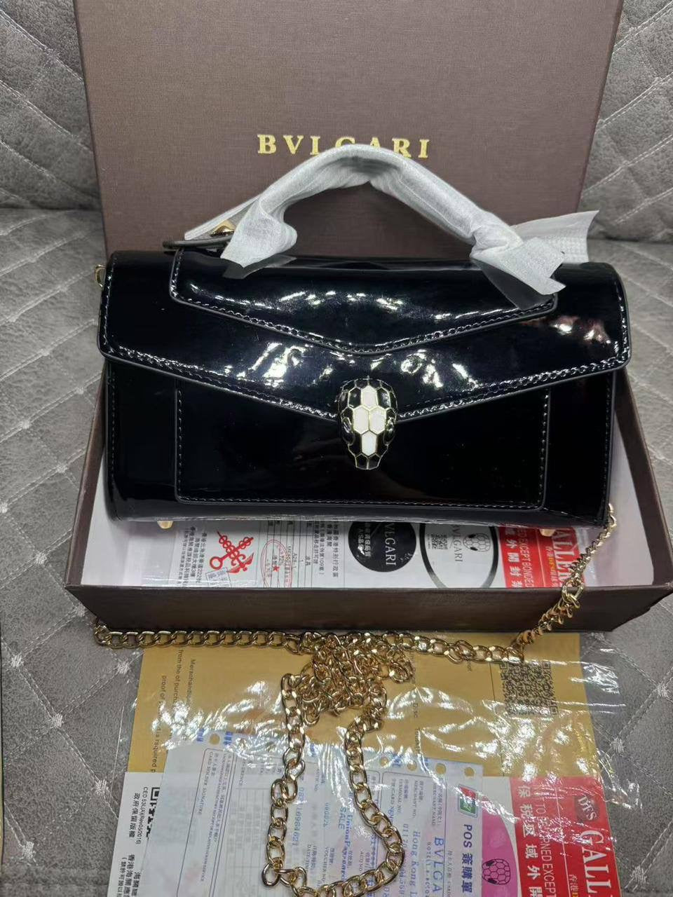 Bvlgari Forever
Size : 23 * 14 cm
90 dhs🇦🇪
with box
🎁🎁🎁
Zain115
♥️♥️♥️
