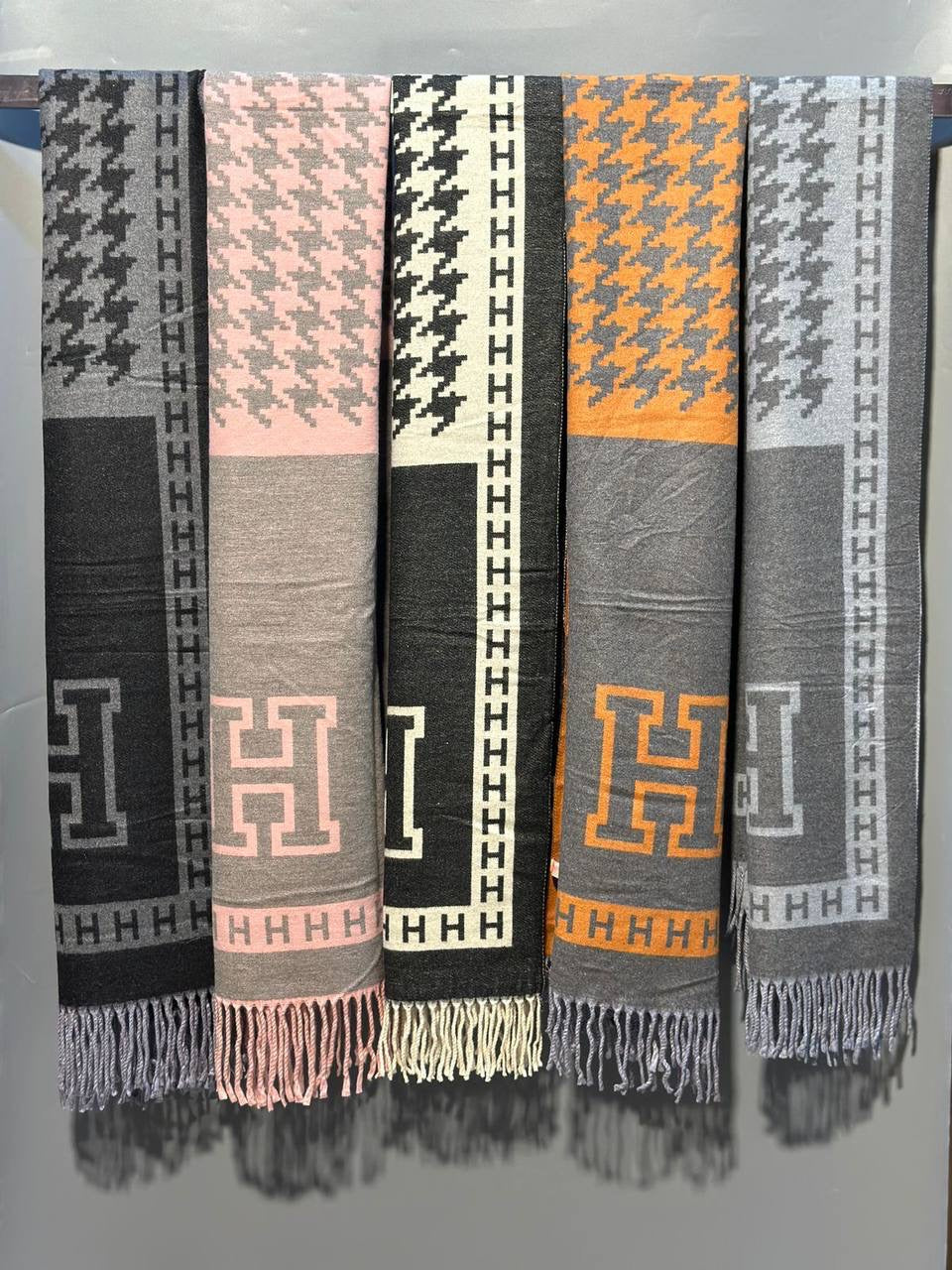 Scarf
45 dhs🇦🇪
Zain40
♥️♥️♥️