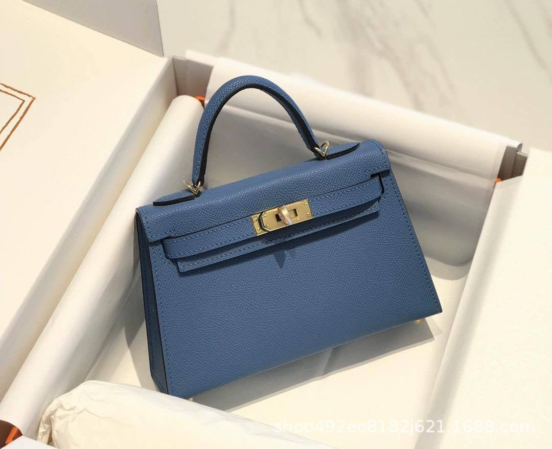 Hermes
Best quality
with box’s
🎁🎁🎁
90 dhs🪙💕
size 22cm
Zain158
♥️♥️♥️