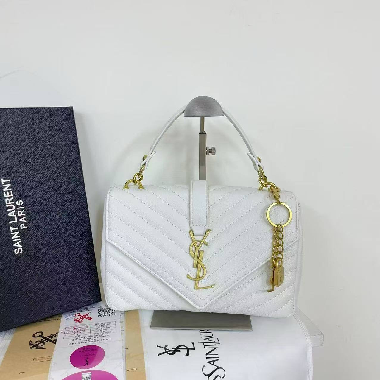 YSL 
105 dhs🇦🇪
With box
🎁🎁🎁
size 25cm
Zain161
♥️♥️♥️