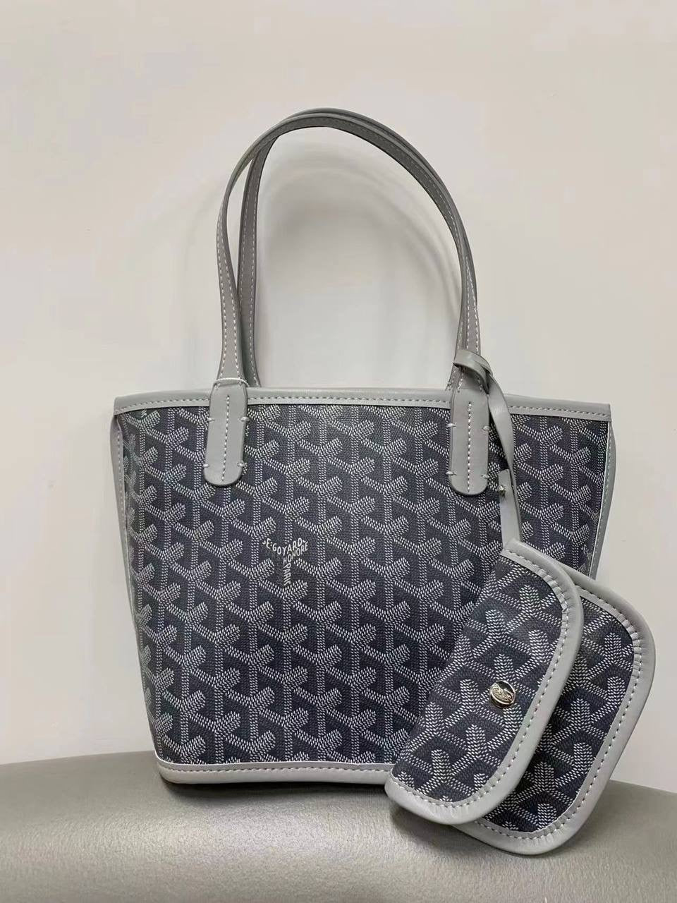 Goyard
90 DHS🇦🇪
good quality
Zain143
♥️♥️♥️