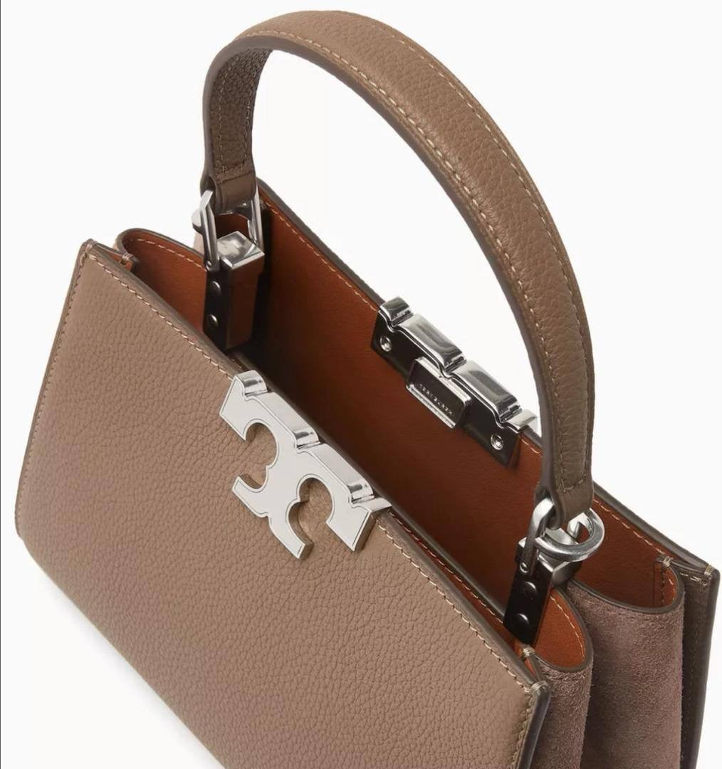 Tory Burch
95 dhs🇦🇪
size:22cm
Good quality 
with box
🎁🎁🎁
Zain35
♥️♥️♥️