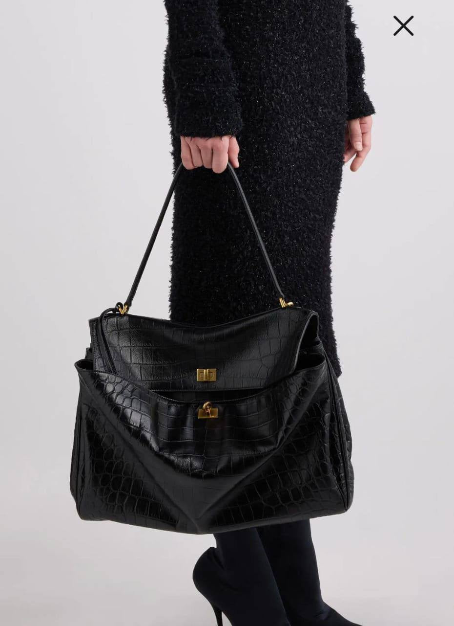 Balenciaga Master
#35cm offer 340 dhs🇦🇪
#41cm offer 350 dhs🇦🇪
Zain228
♥️♥️♥️
