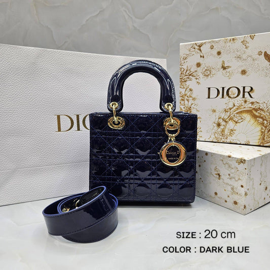 Dior
ɢʟᴏssʏ ᴛʏᴘᴇ ᴍᴀᴛᴇʀɪᴀʟ
ᴡɪᴛʜ ʟᴏɴɢ sᴛʀᴀᴘ
sɪᴢᴇ : 20 cm
ᴡɪᴛʜ BOX
🎁🎁🎁
90 dhs🇦🇪
Zain31
♥️♥️♥️