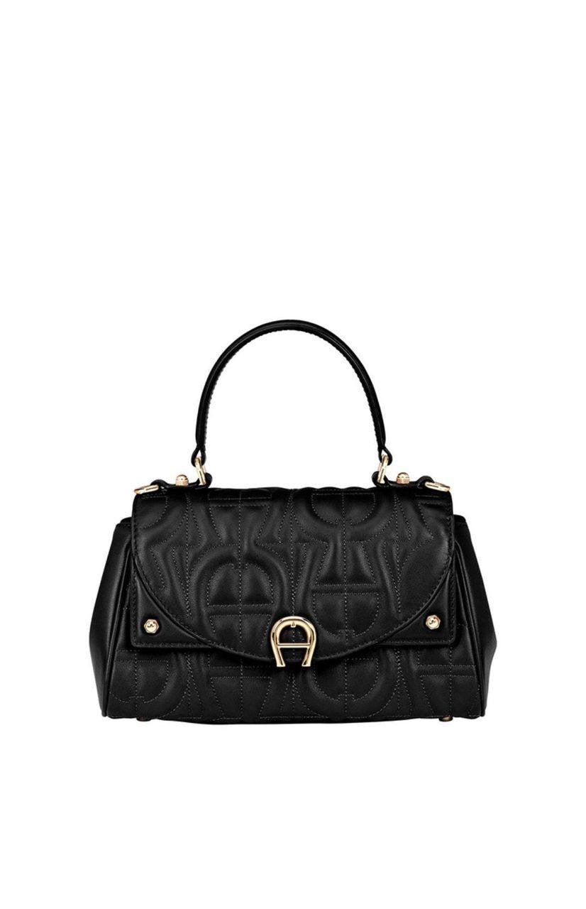Aigner
100 dhs🇦🇪
size:24cm
Good quality 
with box
🎁🎁🎁
Zain35
♥️♥️♥️