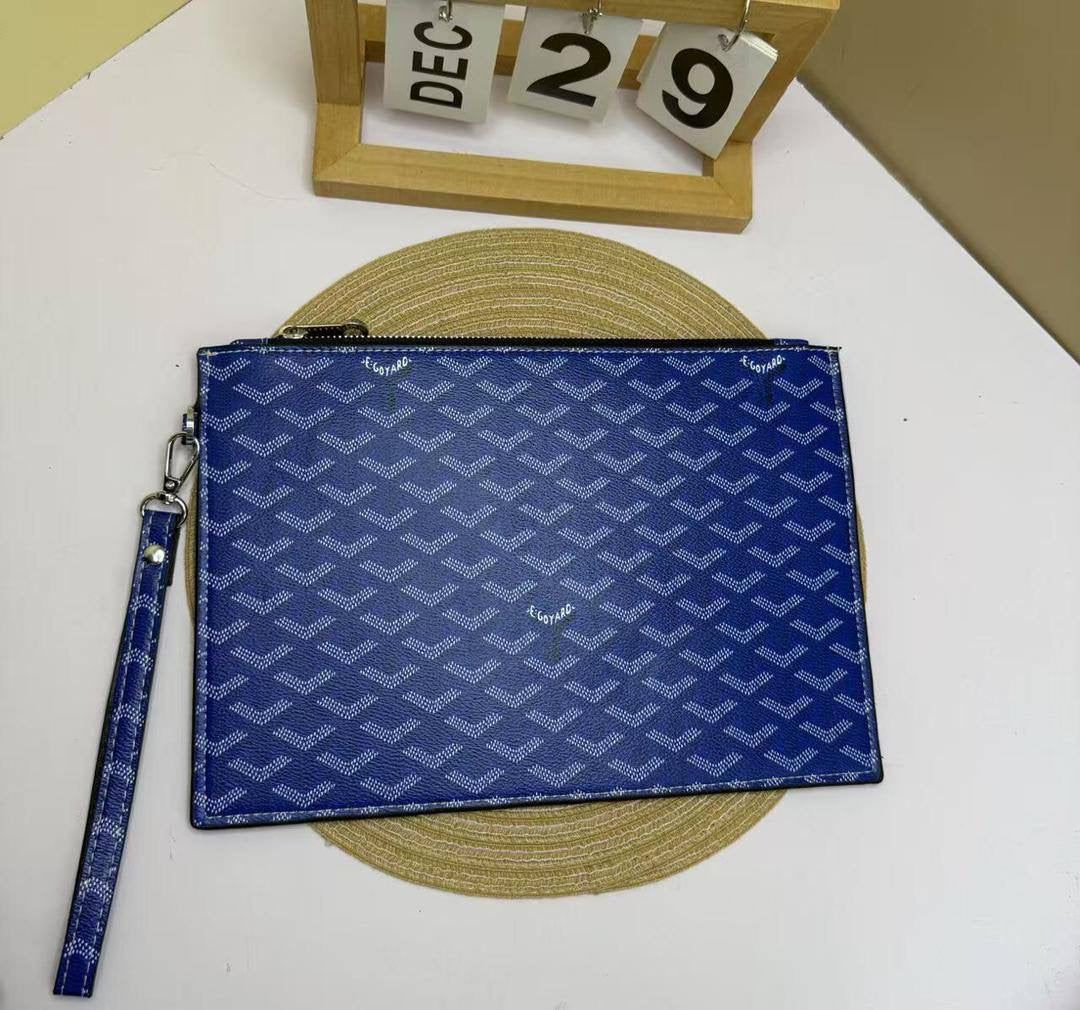 Clutch
65 dhs🇦🇪
with box
🎁🎁🎁
size 29×20cm
Zain213
♥️♥️♥️