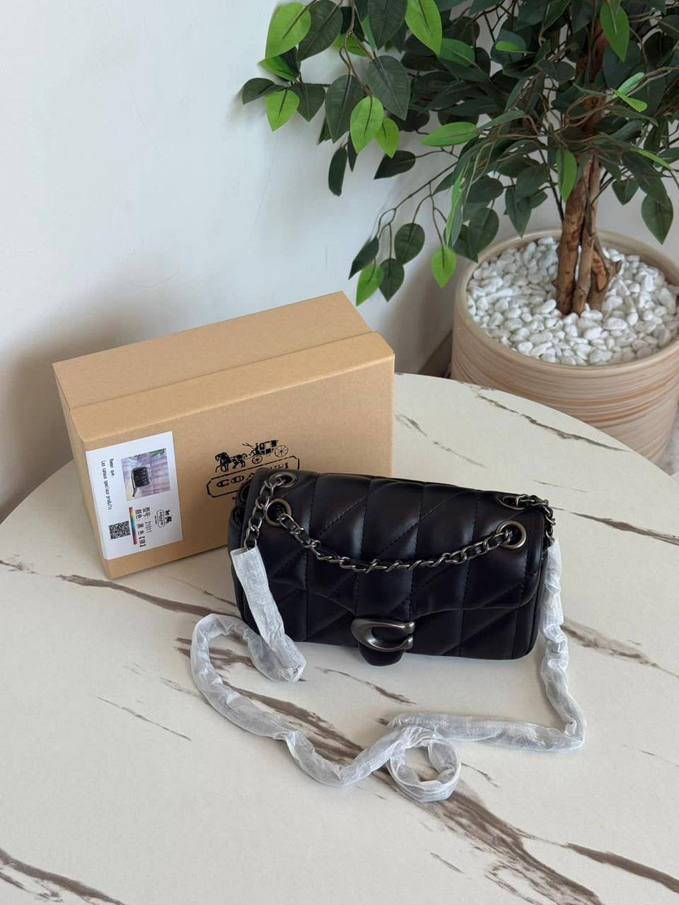 Coach
Best quality 
with box’s 
🎁🎁🎁
95 dhs🇦🇪
size 20 cm
Zain158
♥️♥️♥️