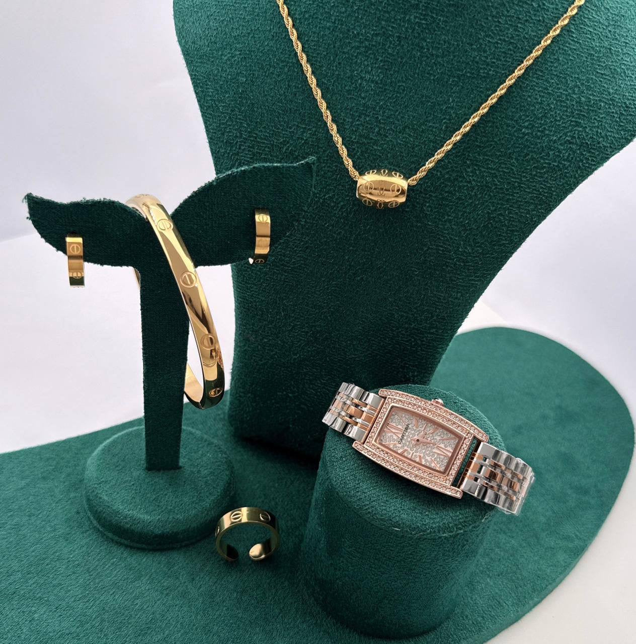 90 dhs 🇦🇪 
Set with box
🎁🎁🎁
Zain45
♥️♥️♥️