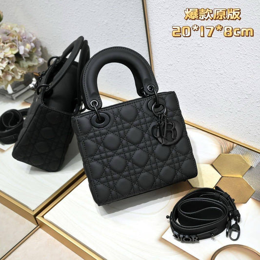Dior Master 
3 Sizes
230 dhs🇦🇪
240 dhs🇦🇪
250 dhs🇦🇪
Add box paper bag🎁
30 dhs🇦🇪
Zain192
♥️♥️♥️
