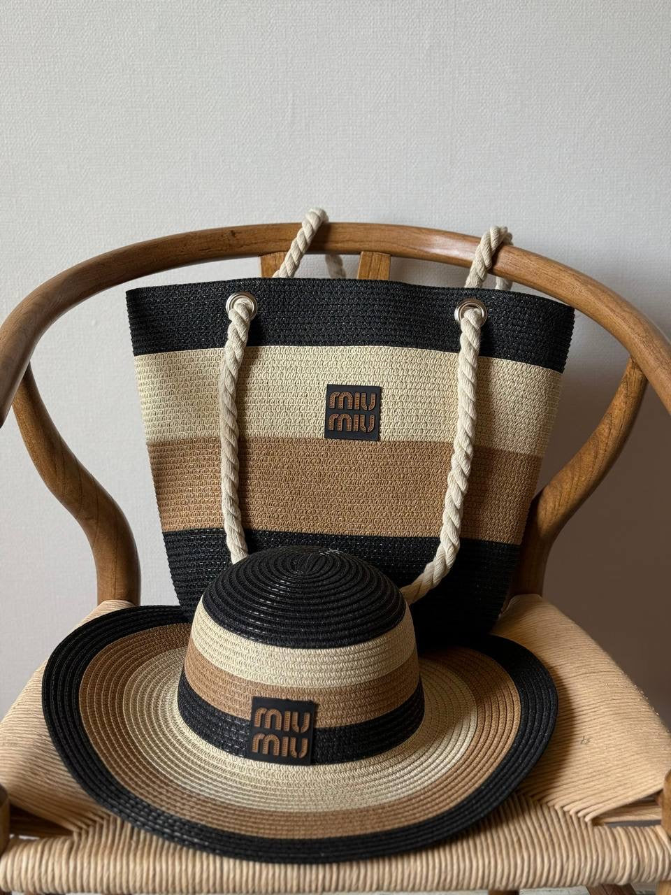 Available Again✨✨✨
*SET BEACH BAG(CAP & BAG)*
280 dhs🇦🇪
Top quality
Zain167
♥️♥️♥️