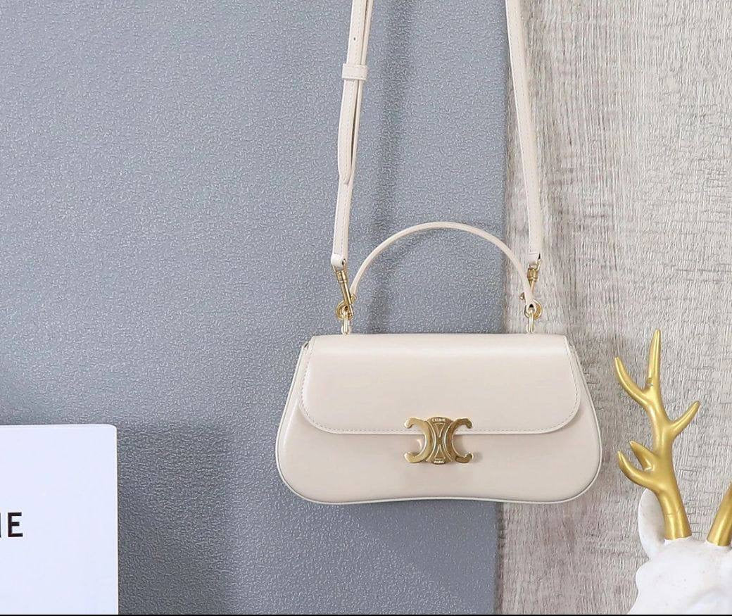 Celine
90 dhs🇦🇪
Good quality
 with box
🎁🎁🎁
Zain35
♥️♥️♥️