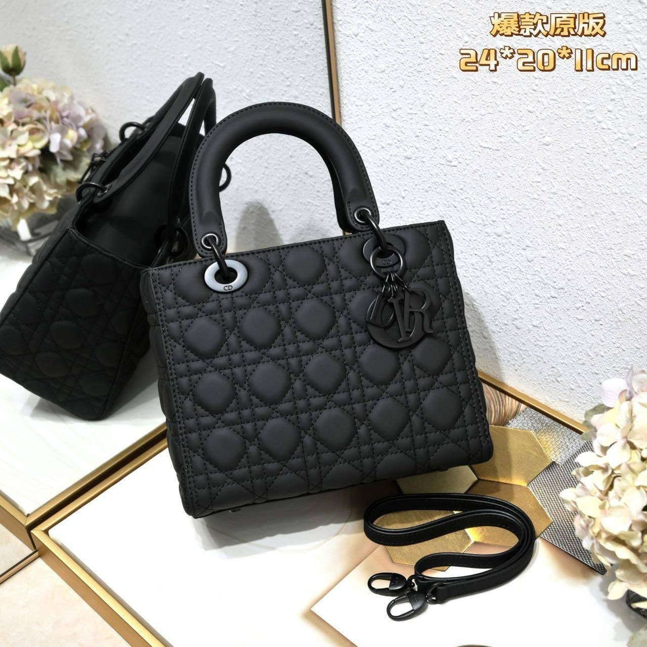 Dior Master 
3 Sizes
230 dhs🇦🇪
240 dhs🇦🇪
250 dhs🇦🇪
Add box paper bag🎁
30 dhs🇦🇪
Zain192
♥️♥️♥️