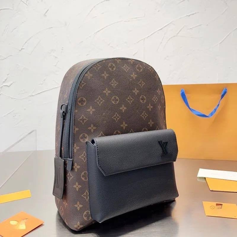 LV BACK PACK 
GOOD QUALITY 
120 dhs🇦🇪
Size 41*30*15 CM
Zain28
♥️♥️♥️