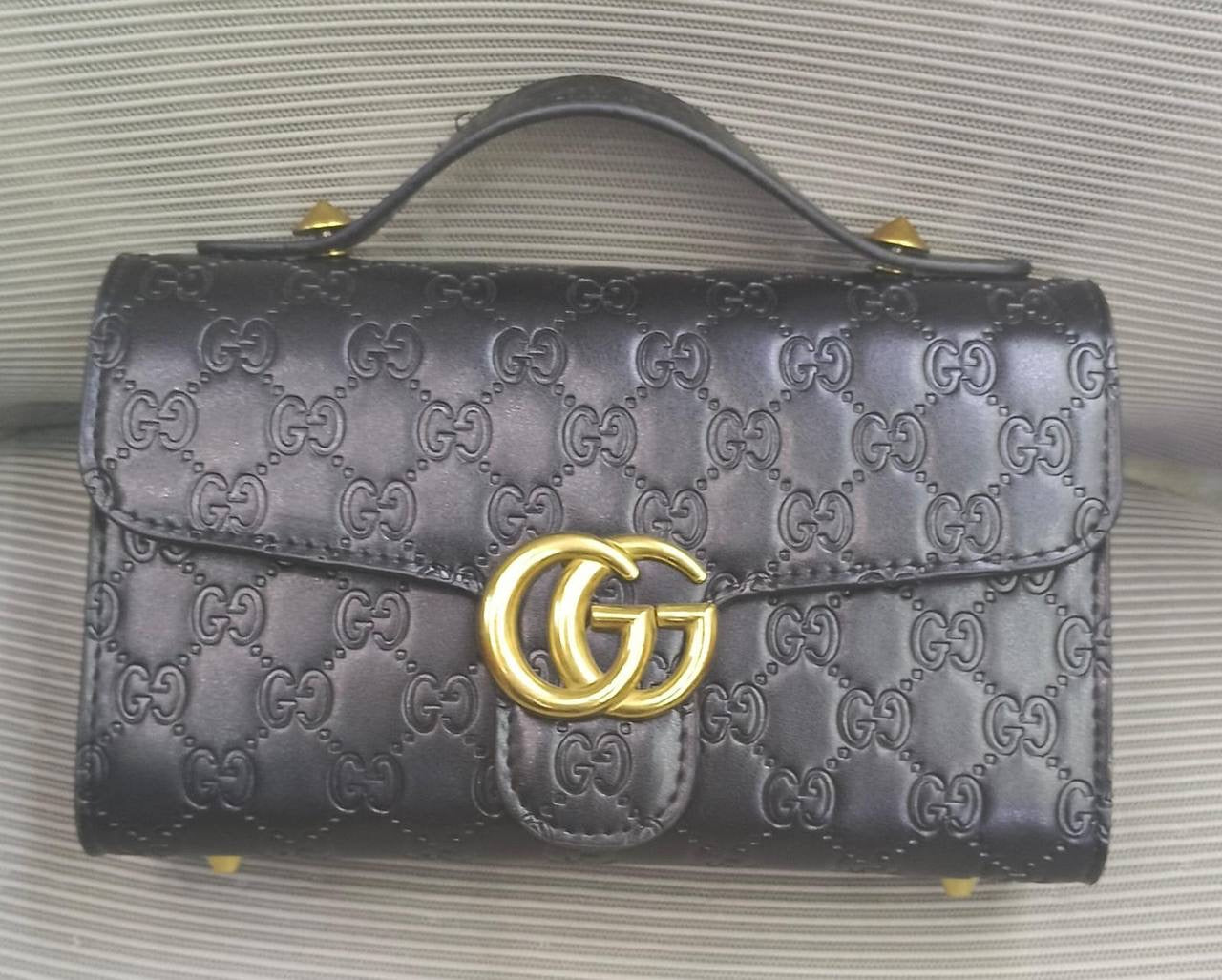 Mix Bags
23cm
80 dhs🇦🇪 
with box 
🎁🎁🎁
Zain16
♥️♥️♥️