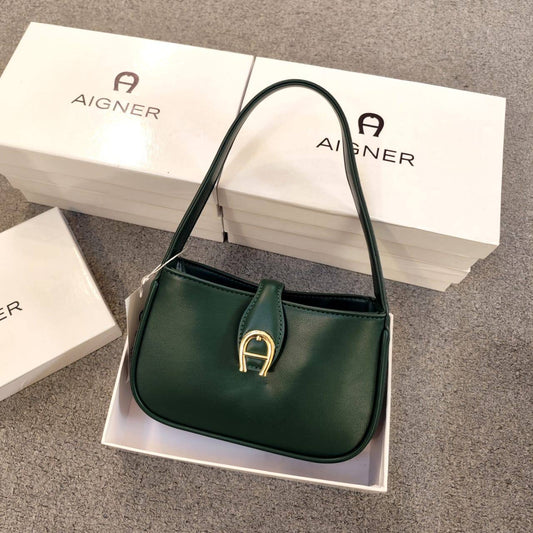 Aigner
90 dhs🇦🇪
with box
🎁🎁🎁
size 20cm
Zain26
♥️♥️♥️
