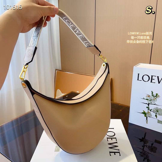 LOEWE 
COPY ONE 
BIG OFFER *WITH BOX 
🎁🎁🎁
120 dhs🇦🇪
Zain39
♥️♥️♥️