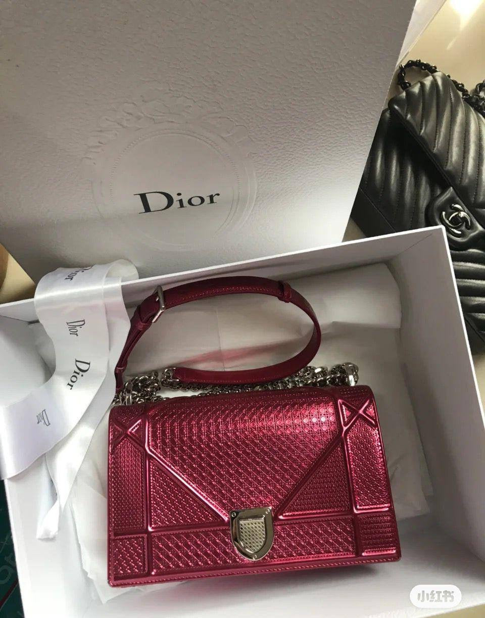 🎉 Discount 💐 D&G / Prada / Ysl / Gucci
Size: 25 ~ 19  cm
80 dhs🇦🇪
with box🎁
Zain115
♥️♥️♥️