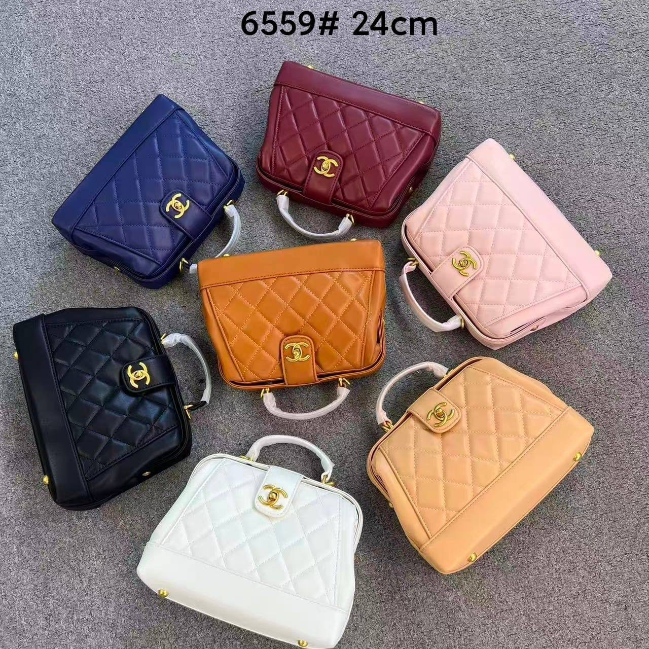 Chanel
95 dhs🇦🇪
with box
🎁🎁🎁
size 24cm
Zain26
♥️♥️♥️