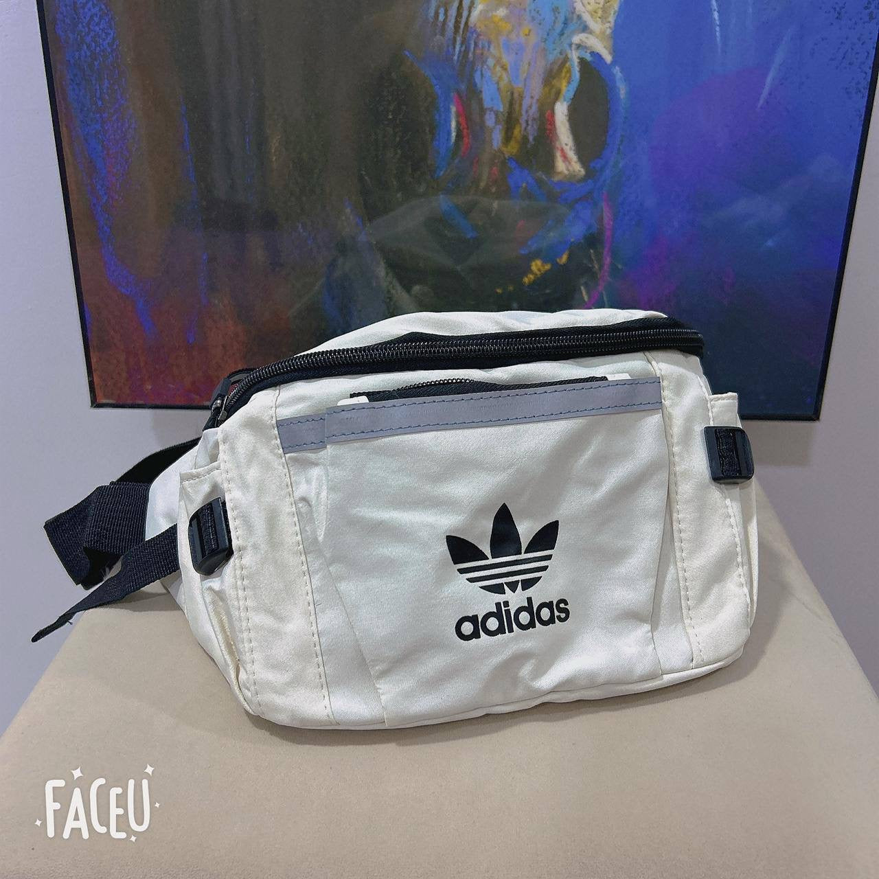Adidas
32*15*9cm
40 dhs🇦🇪
Zain17
♥️♥️♥️