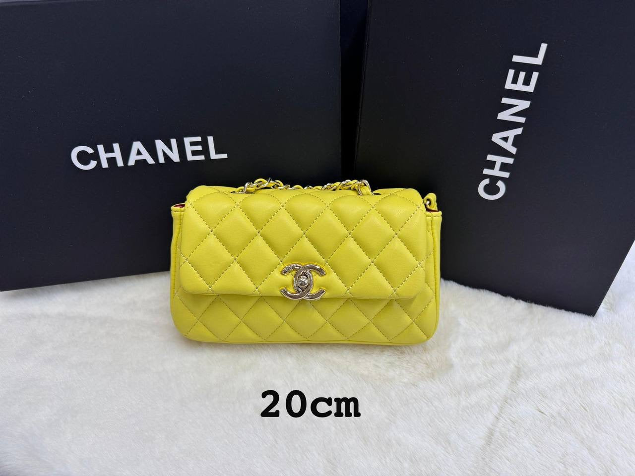 Chanel ss20 ғʟᴀᴘ
ɢᴏʟᴅ ʜᴀʀᴅᴡᴀʀᴇ 
ᴡɪᴛʜʙᴏx
🎁🎁🎁
ϙᴜᴀʟɪᴛʏ:ʟᴀᴍʙsᴋɪɴ
95 dhs🇦🇪
Zain56
♥️♥️♥️
