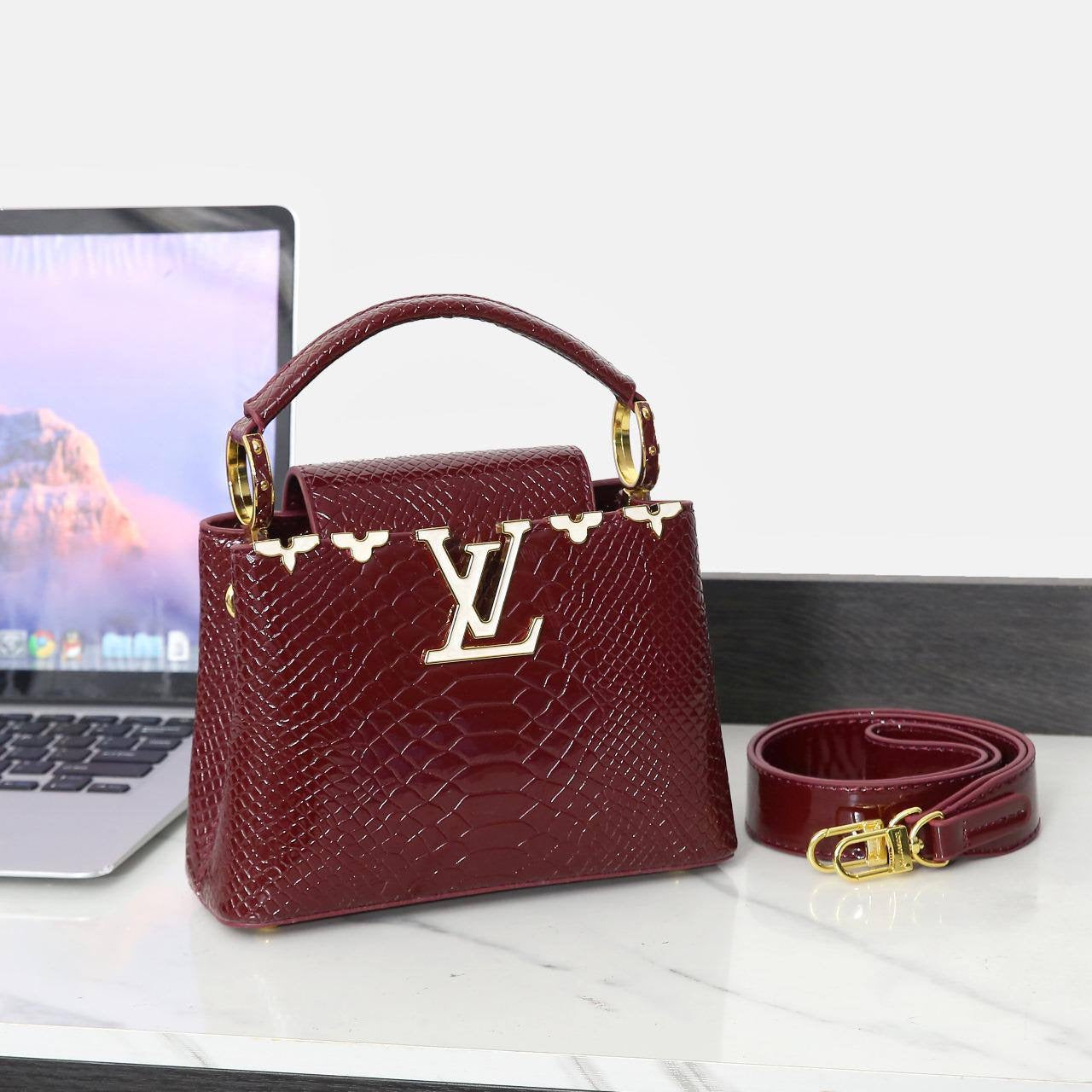 LV
Best quality 
with box’s 
🎁🎁🎁
110 dhs🇦🇪
size 20cm
Zain158
♥️♥️♥️