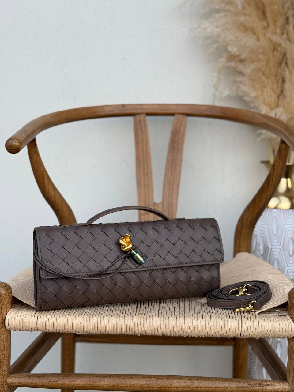 Available Again✨✨✨
BOTTEGA VENETA
31cm
350 dhs🇦🇪
Top quality 
With box🎁
Zain167
♥️♥️♥️