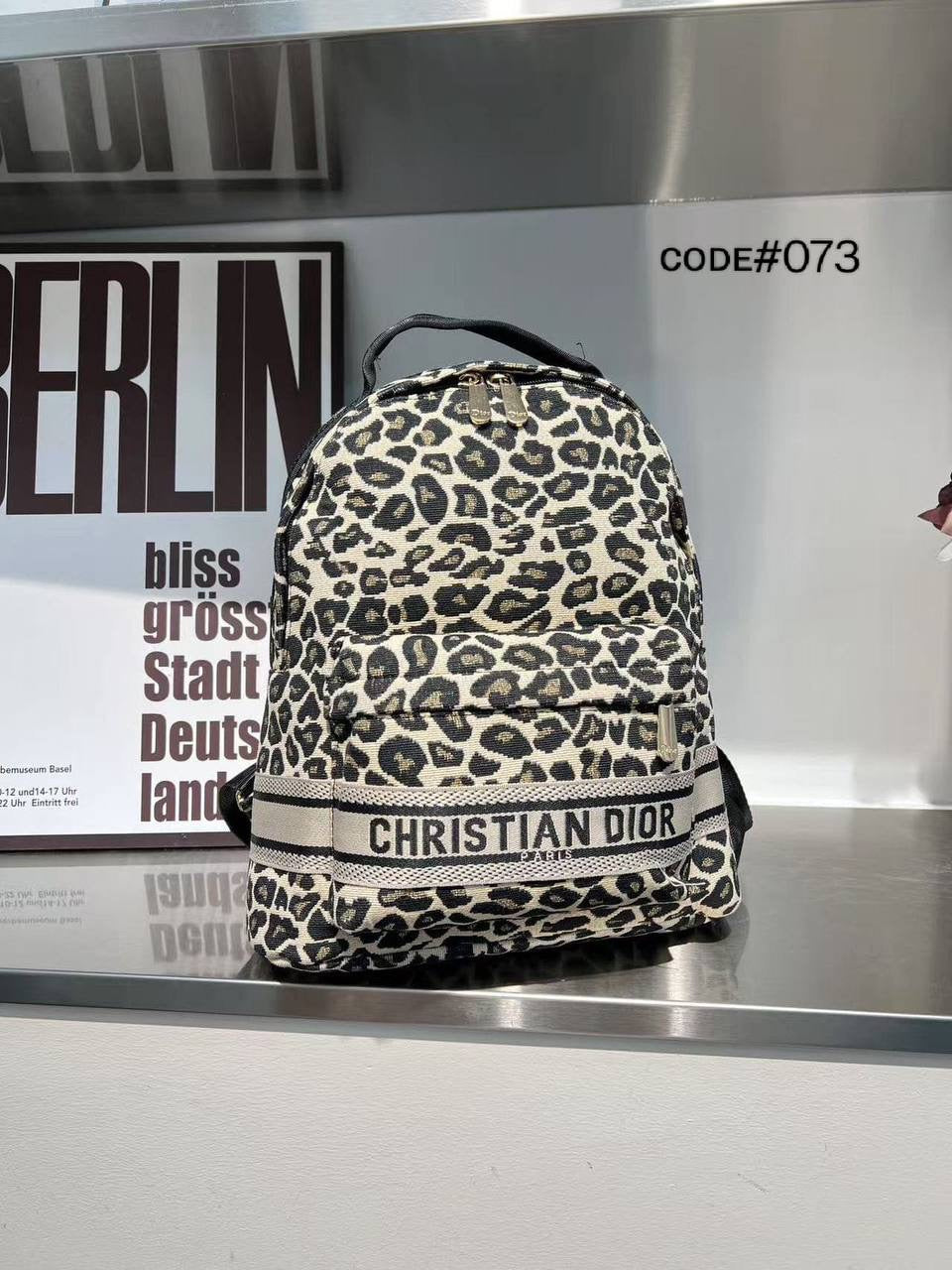 CHRISTIAN DIOR ✦ FENDI
ᴄʟᴀssɪᴄ ᴘʀɪɴᴛ ʟᴏɢᴏ
BAGPACK / KNAPSACK
sɪᴢᴇ: 30 cm
75 dhs🇦🇪
Zain31
♥️♥️♥️