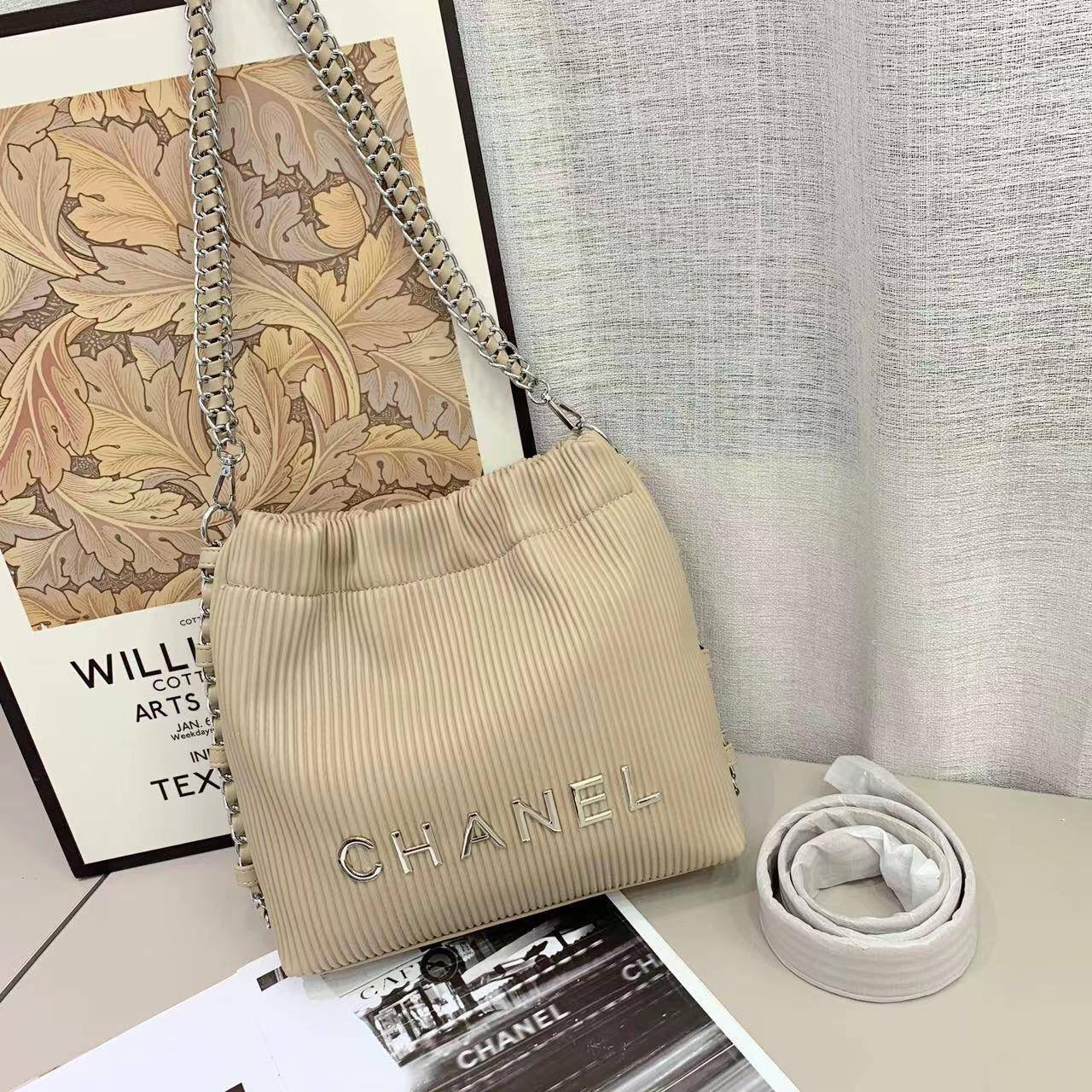 Chanel  
100 dhs🇦🇪 
Zain253
♥️♥️♥️