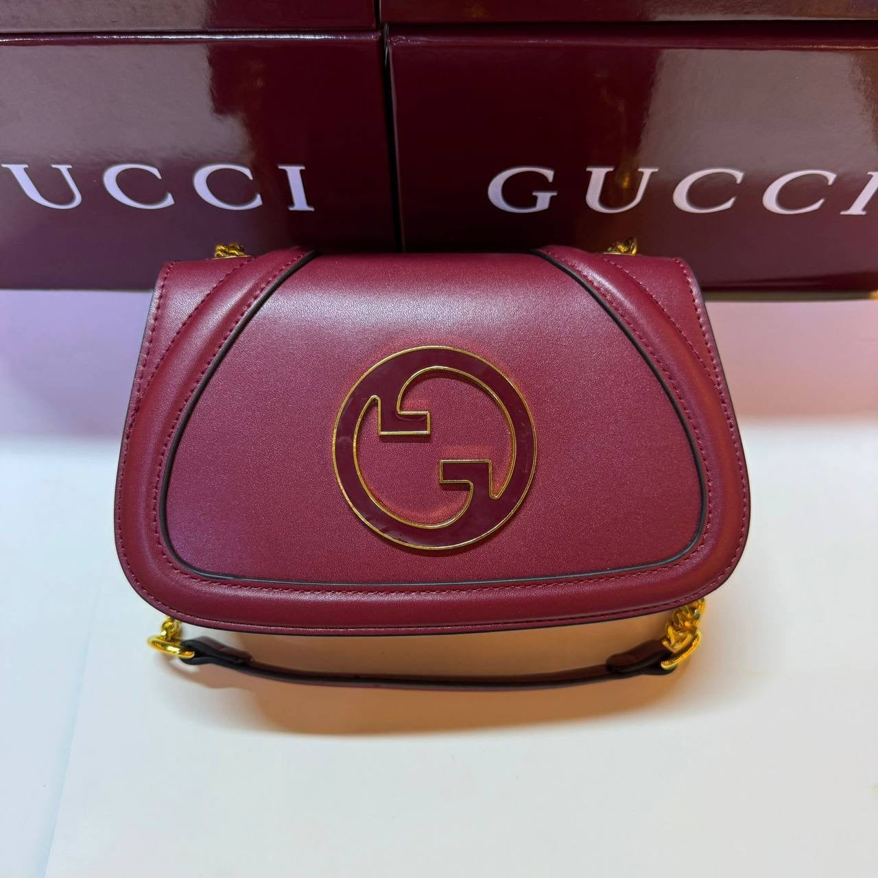 GUCCI 
NEW CAME GOOD QUALITY 
WITH BOX 
🎁🎁🎁
100 dhs🇦🇪
Zain39
♥️♥️♥️