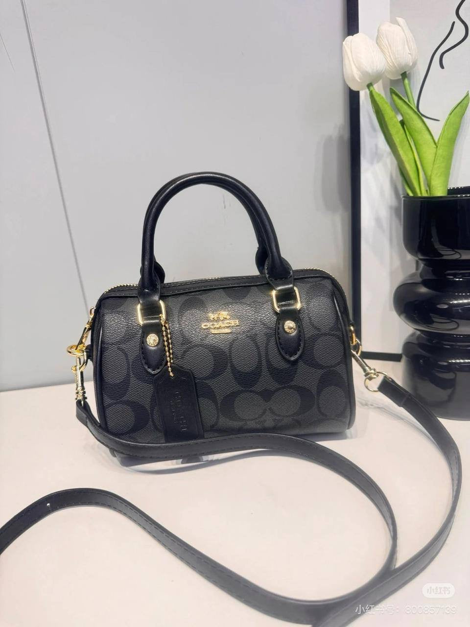 Coach Rowan
Size : 22 * 15 cm
85 dhs🇦🇪
 with box
🎁🎁🎁
Zain115
♥️♥️♥️