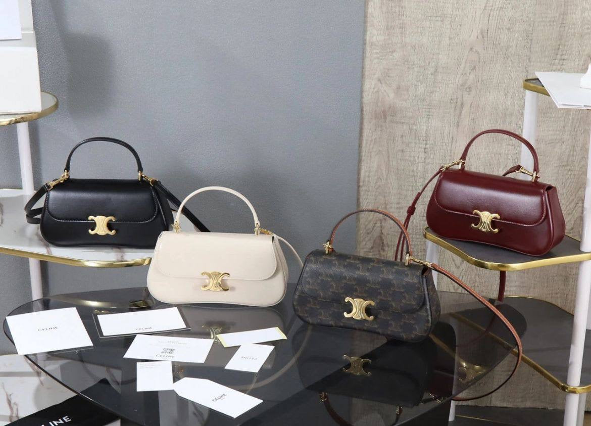 Celine
90 dhs🇦🇪
Good quality
 with box
🎁🎁🎁
Zain35
♥️♥️♥️