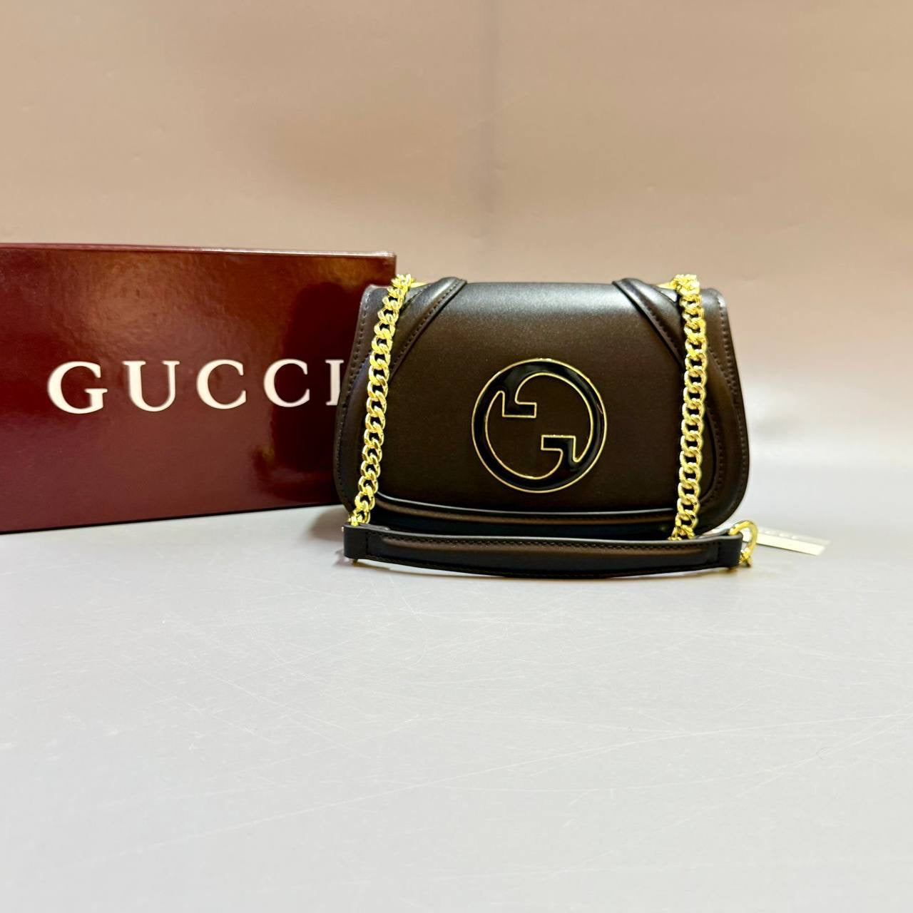 GUCCI 
NEW CAME GOOD QUALITY 
WITH BOX 
🎁🎁🎁
100 dhs🇦🇪
Zain39
♥️♥️♥️