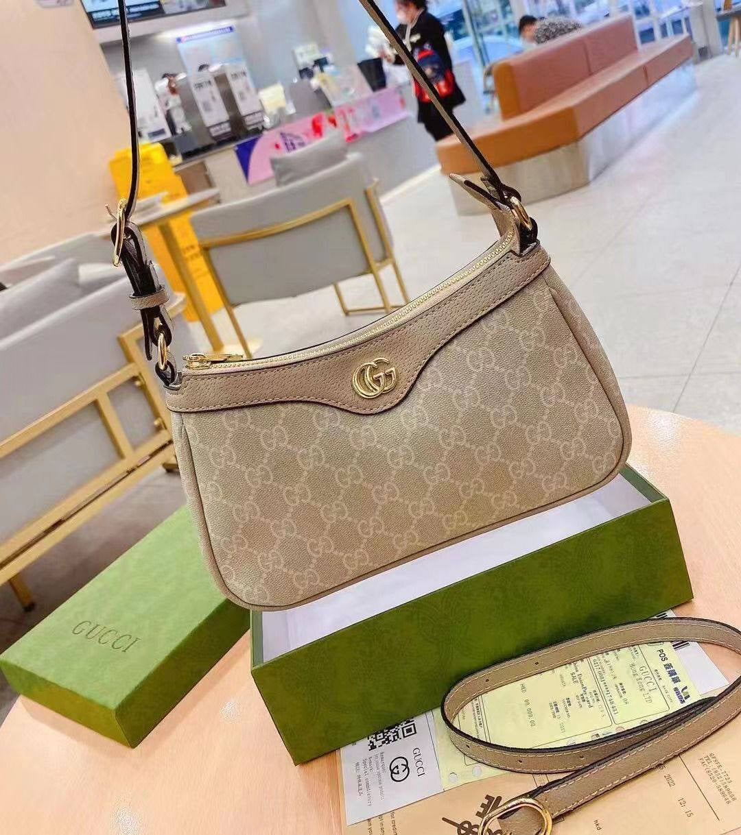 Gucci
80 dhs🇦🇪 
with box
🎁🎁🎁
Zain38
♥️♥️♥️
