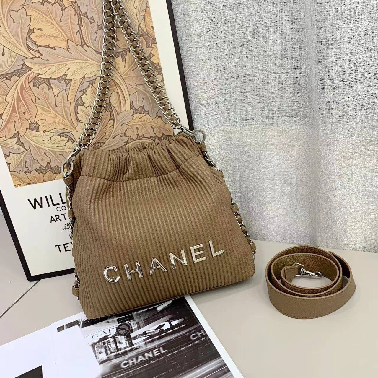 Chanel
with box
🎁🎁🎁
105 dhs🇦🇪
Zain143
♥️♥️♥️