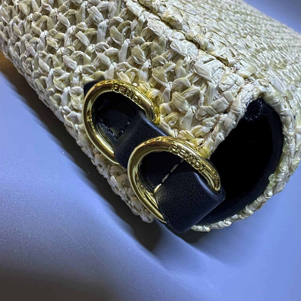 FENDI 
NEW CAME GOOD QUALITY 
WITH BOX 
🎁🎁🎁
85 dhs🇦🇪
Zain39
♥️♥️♥️