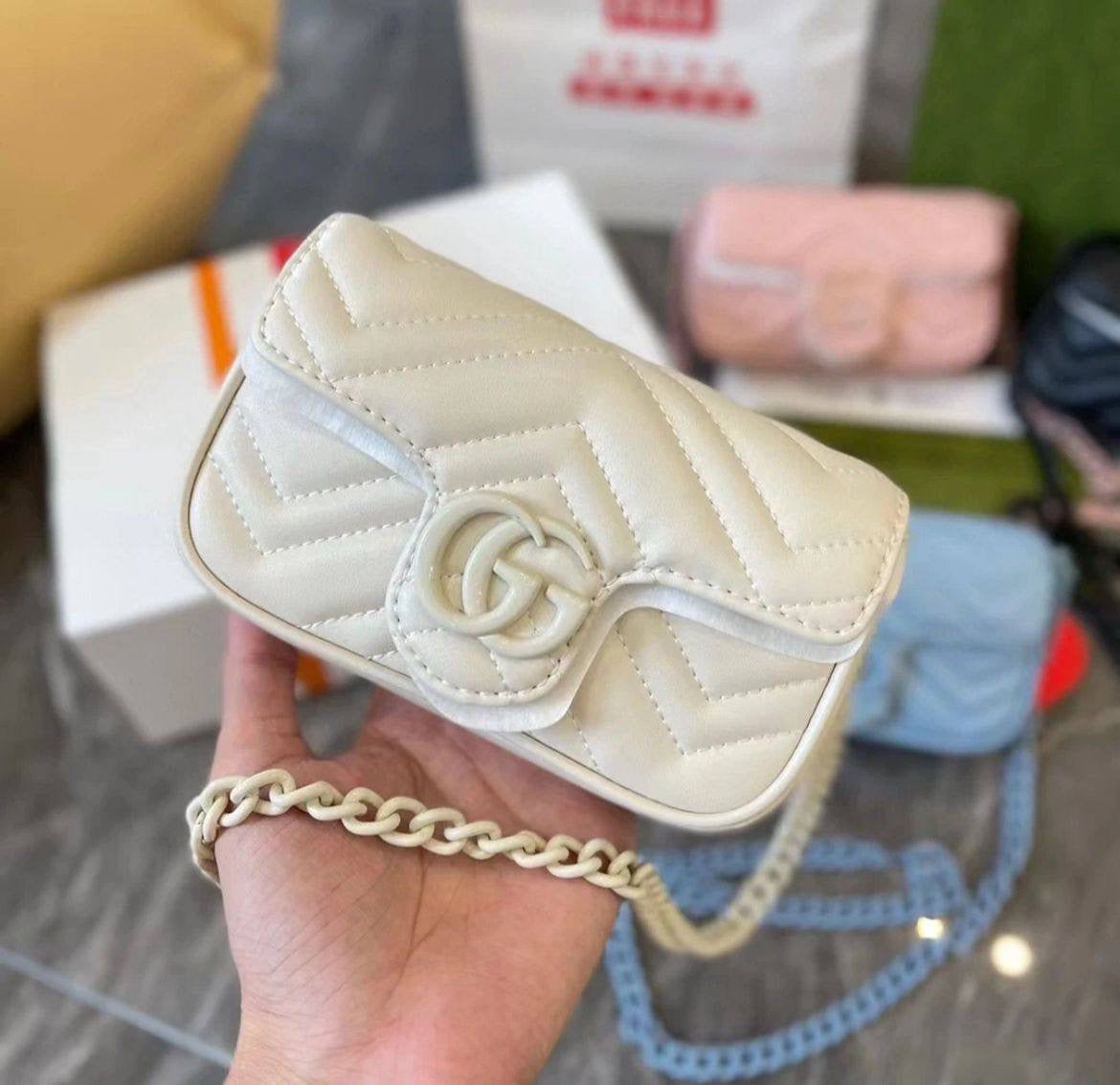 Gucci
90 dhs🇦🇪
Good quality 
with box
🎁🎁🎁
Zain35
♥️♥️♥️